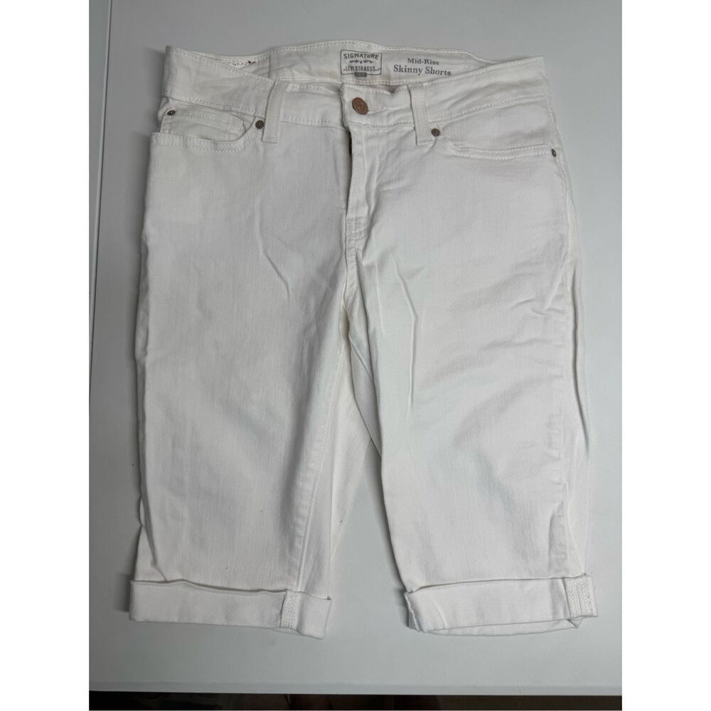 Ladies Levi’s Signature White Skinny Knee-Length Shorts Cuffed Mid-Rise Sz 6/W28